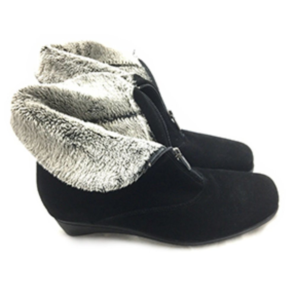 La Canadienne Evitta Size 8.5N Black Suede